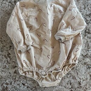 Rylee + Cru Beige Candy Cane Bubble Crewneck 6-12 months